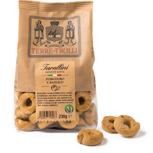 Tarallini traditionnel des Pouilles avec huile extra vierge d’olives Tomates et Origan